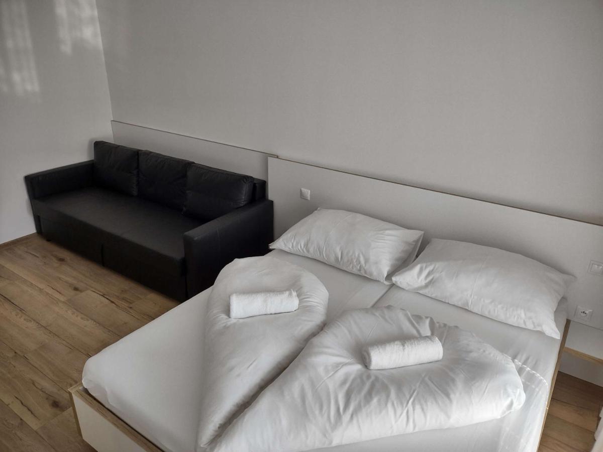 Apartman Kyjev โปดไฮสกา ภายนอก รูปภาพ