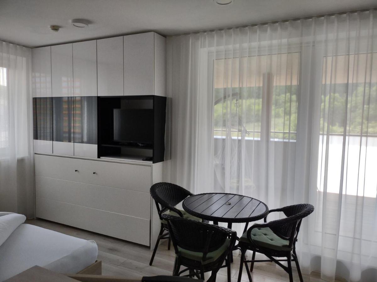 Apartman Kyjev โปดไฮสกา ภายนอก รูปภาพ